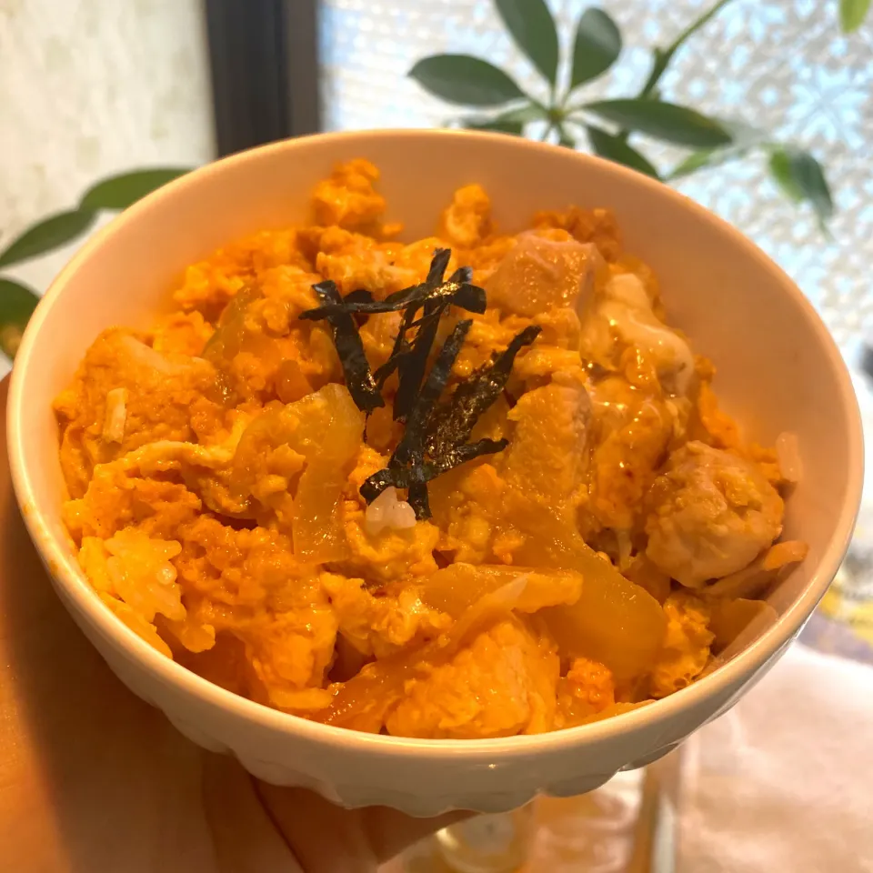 📍卵と玉ねぎとお肉だけ♪絶品たまご丼🍳|すがさん