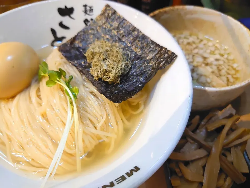 【夏季/数量(30食ほど/日)限定】
自家製麺 麺処さとう 本蓮沼本店
昆布水つけ麺  (塩、900円)
＋メンマ  (別皿、110円)
＋味玉  (雨の日Twitter特典、 無料)
@本蓮沼1分
(赤羽から徒歩22分)
22173|大脇さん