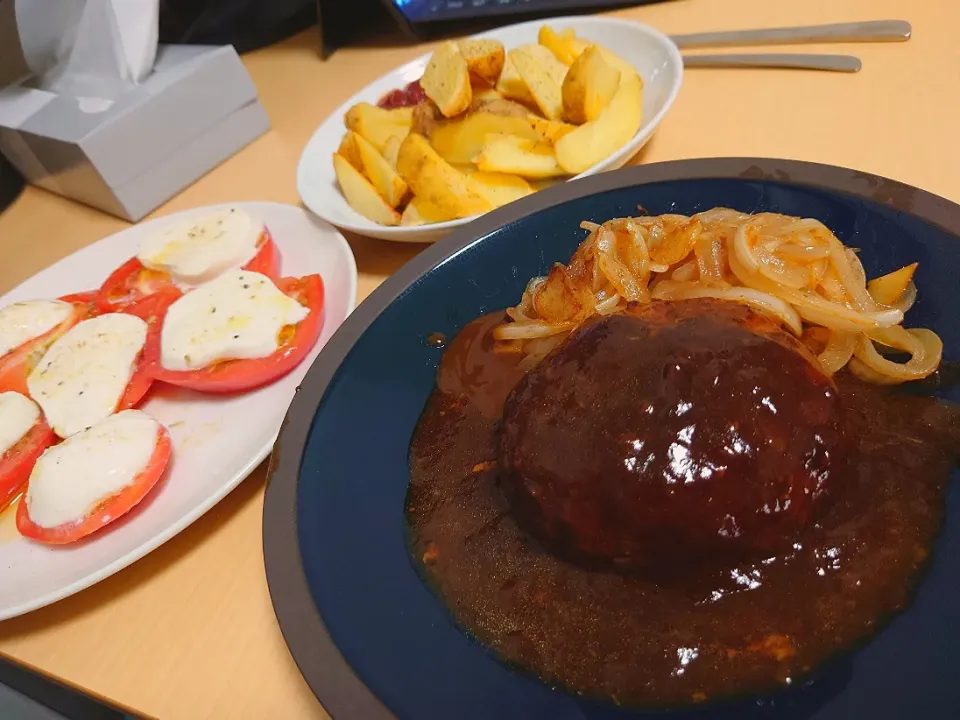 ハンバーグ
カプレーゼ
ポテト|ヲさん