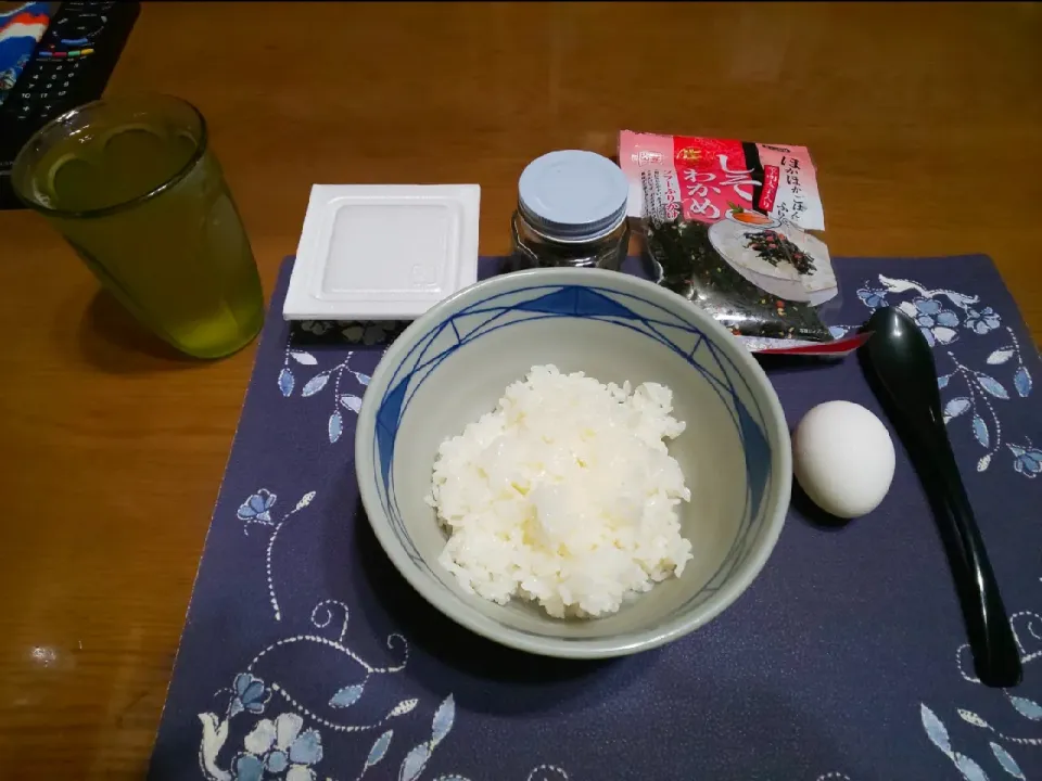 Snapdishの料理写真:卵かけ納豆ご飯(朝ご飯)|enarinさん