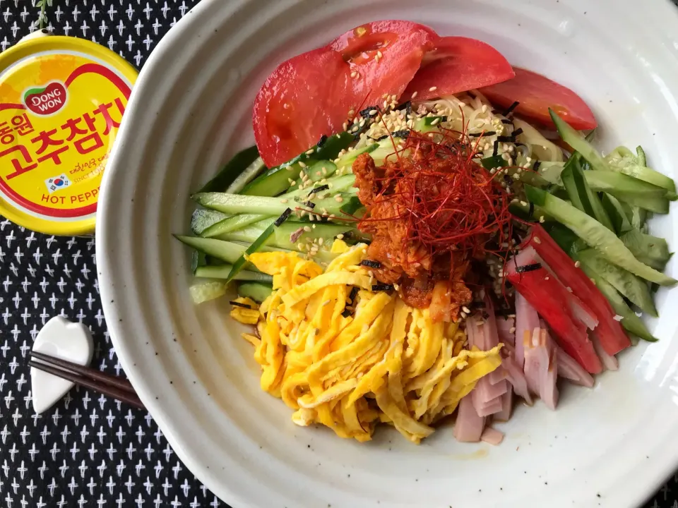 唐辛子ツナでいつもの冷やし中華が韓国風🇰🇷|まなまな♡さん