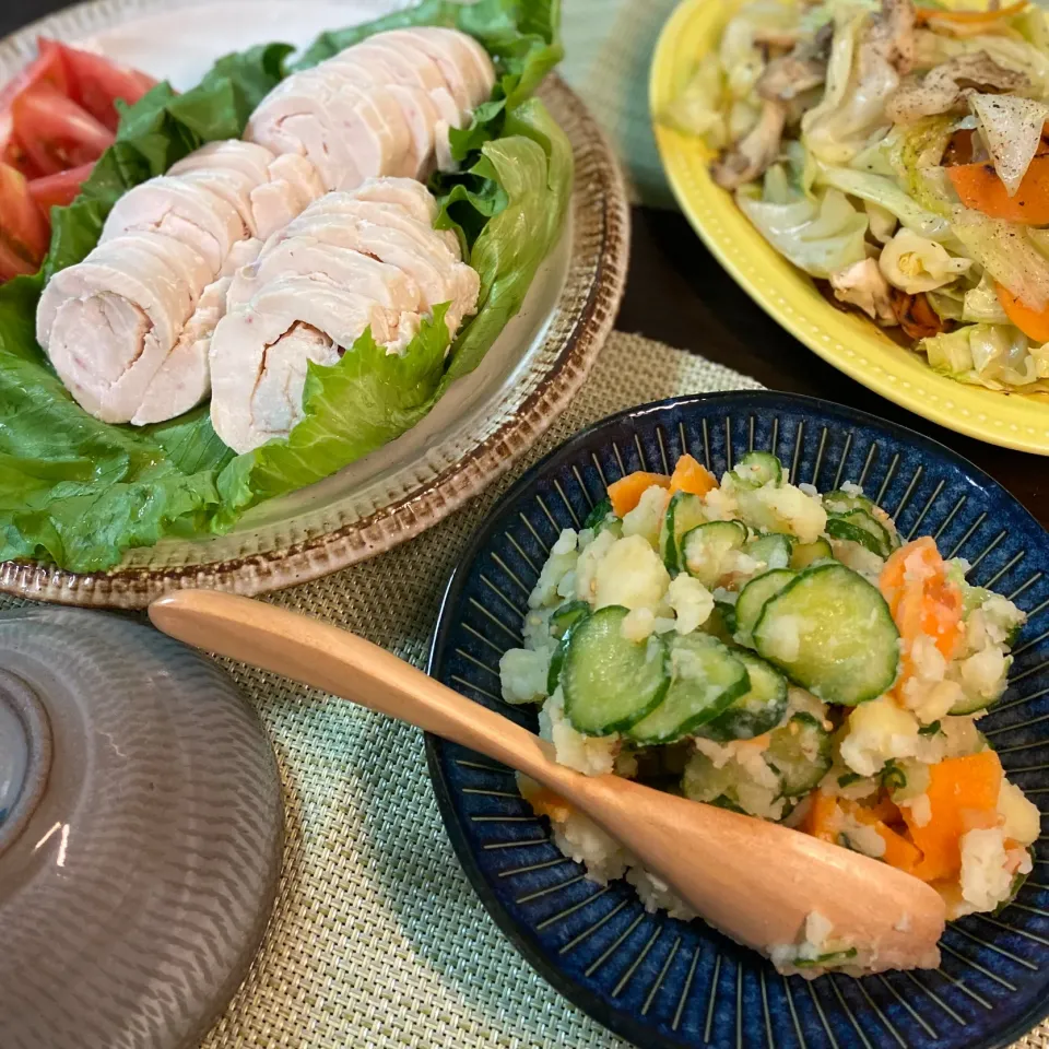 鶏ハム　甘酒和風ポテトサラダ　キャベツと舞茸のガリバタ炒め|ちぐあささん