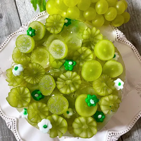 「プラス糀 糀甘酒の素」を使ってみたSnapdishの料理・レシピ写真:シャインマスカットのレアチーズケーキ🍇