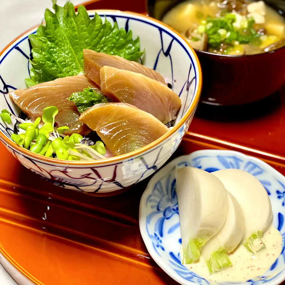 Snapdishの料理写真:カツオの漬け丼|goo_goo💕さん