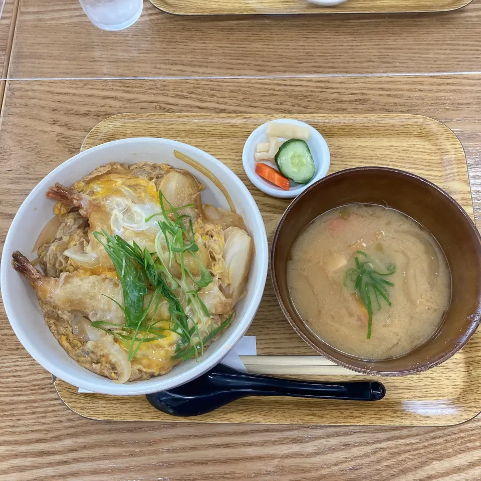 海老玉子とじ丼🍤|ちゃみこさん