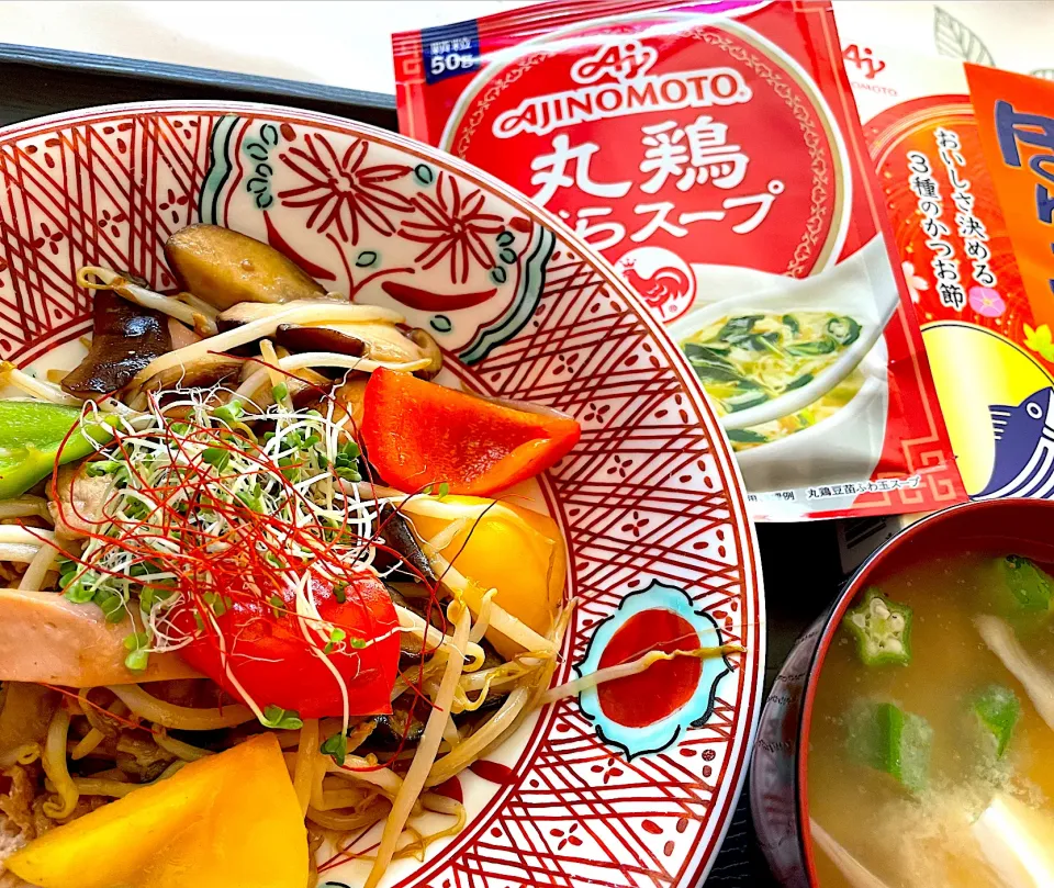 さっそく戴いた🤗丸鷄ガラスープの素で中華炒め✨とほんだしお味噌汁💕😋|てるみさん