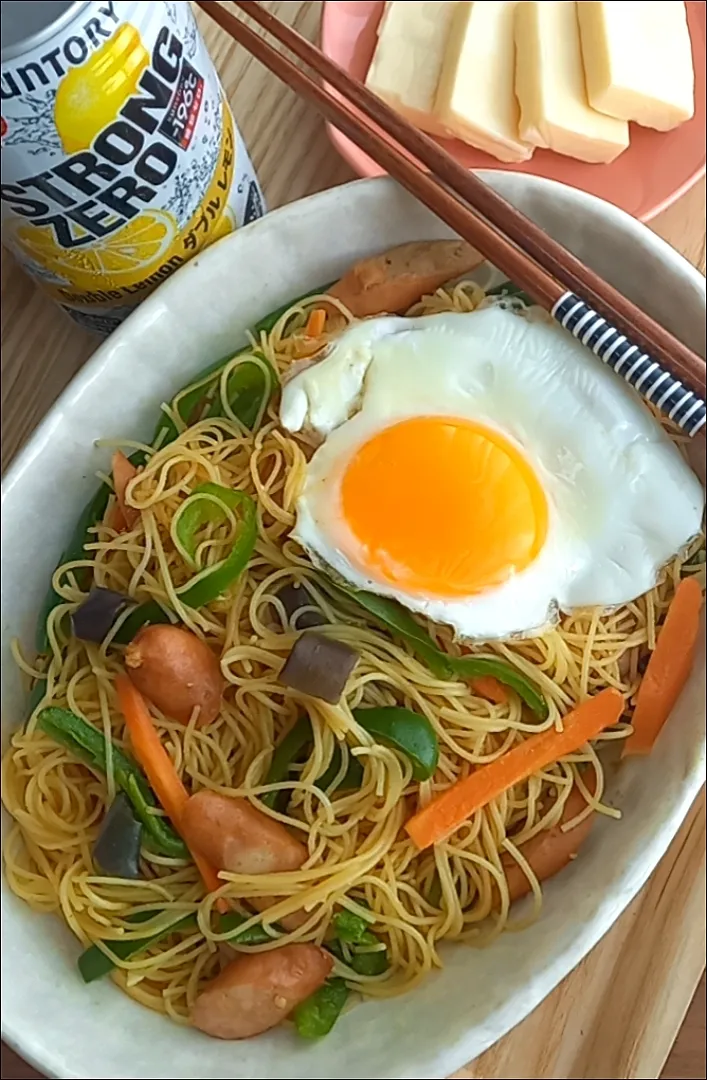 ｳｨﾝﾅｰと夏野菜のｶﾚｰﾋﾞｰﾌﾝ|まりおさん