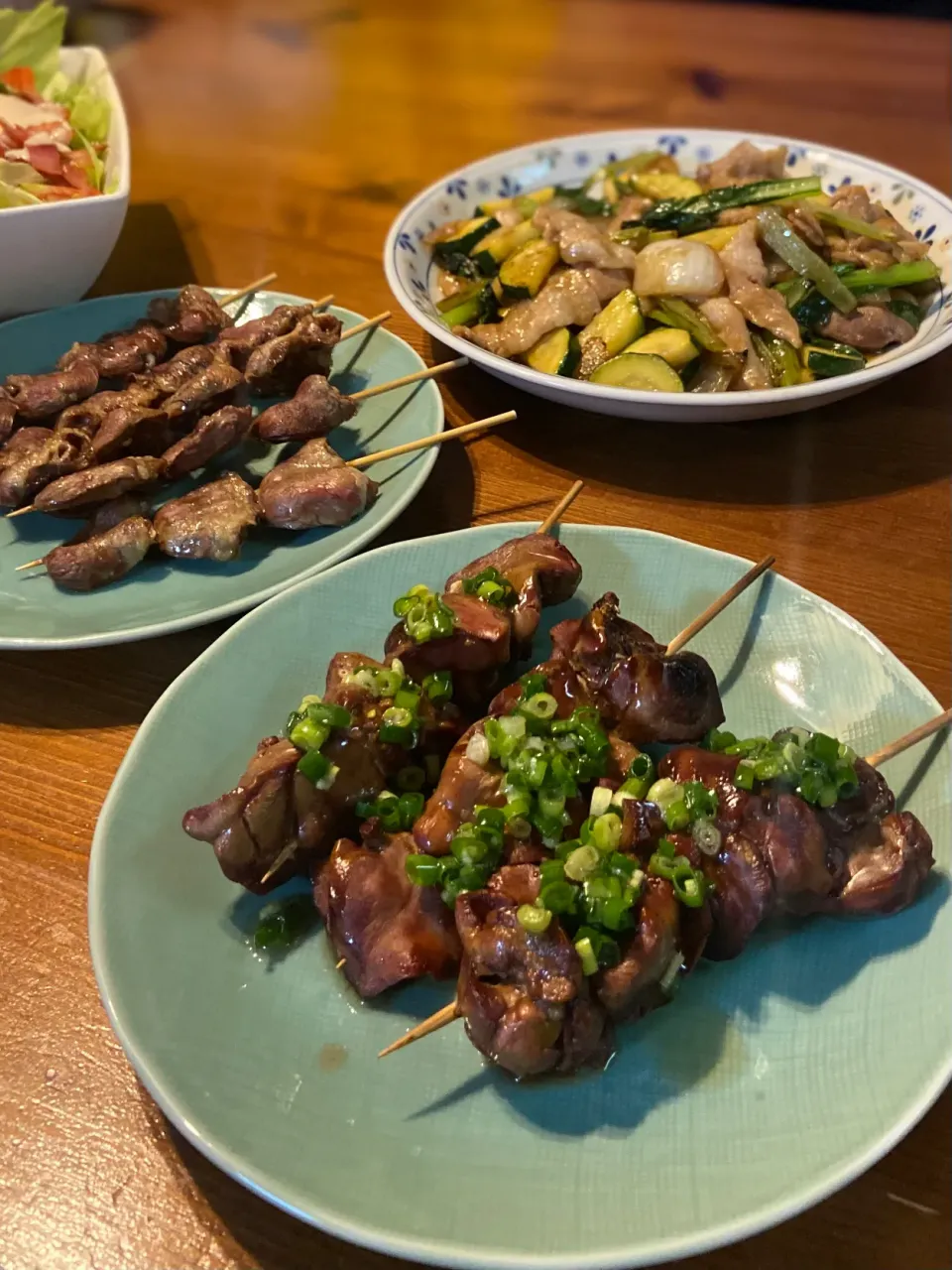 8/18の夕食　焼鳥と野菜炒め|yoneさん