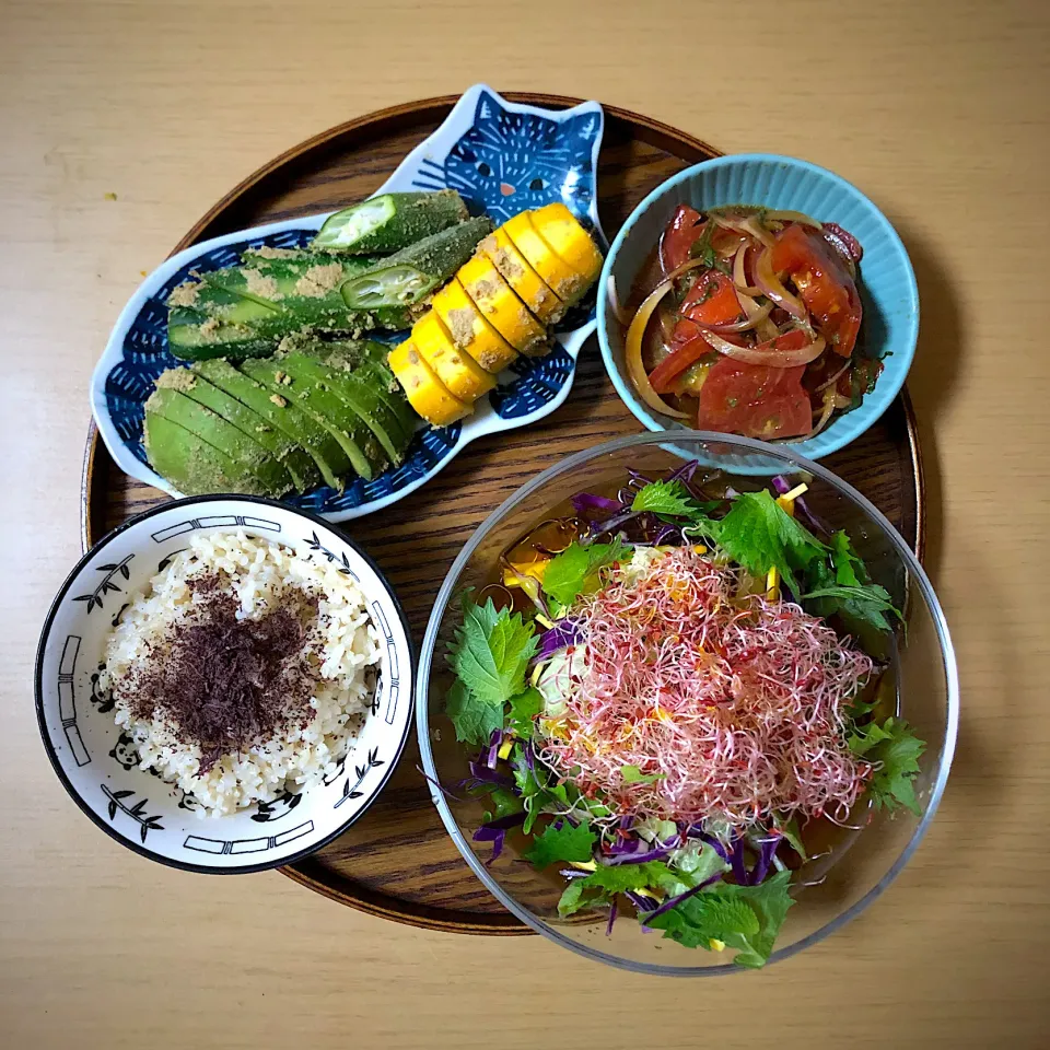 #vegan 
サラダ味噌汁
糠漬け
トマトの甘麹マリネ|makiko_aさん