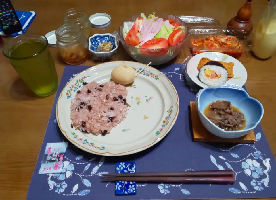 ひめのもちのお赤飯と助六と味玉とサラダ(夕飯)|enarinさん