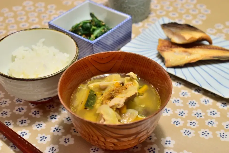 豚汁定食|うにんぱすさん