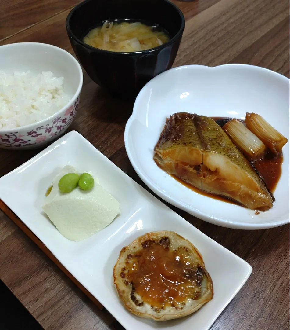 Snapdishの料理写真:カレイの煮付け|ゆりちさん