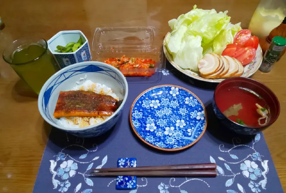 Snapdishの料理写真:鰻丼(夕飯)|enarinさん