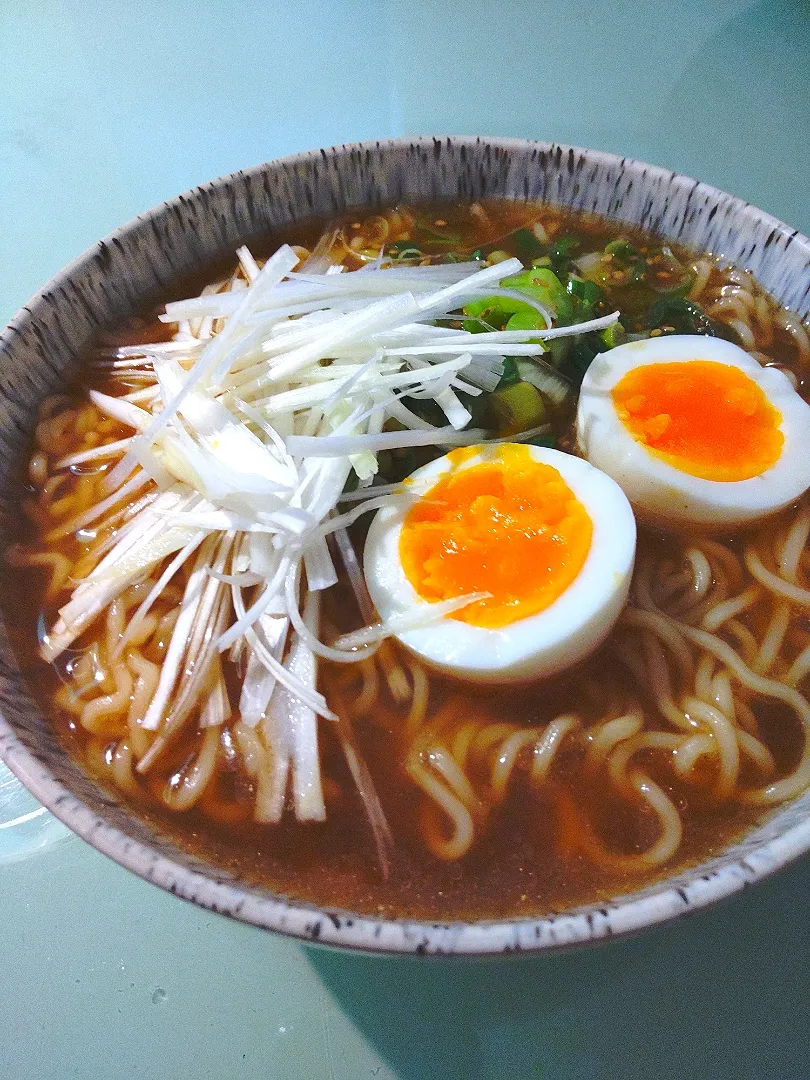 Snapdishの料理写真:ネギラーメン召し上がれ❗|かずにゃさん