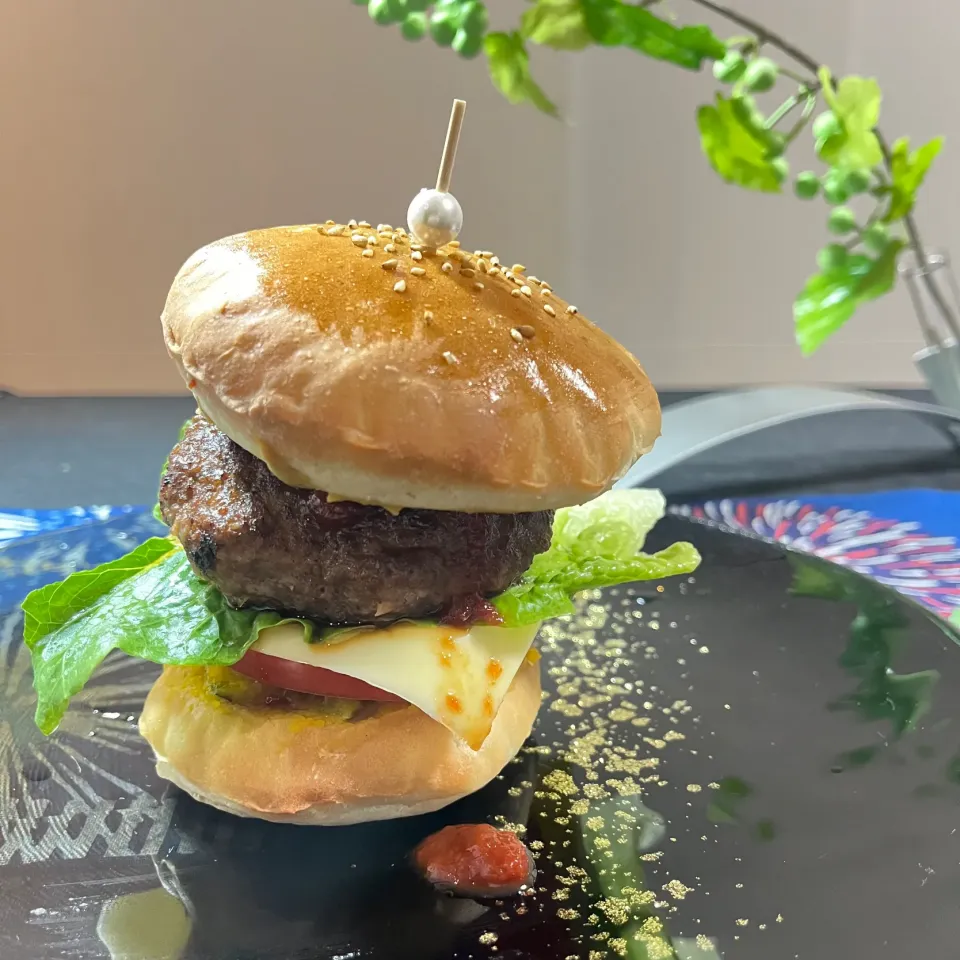 自家製バンズで盛り盛りハンバーガー🍔|きょーこさん