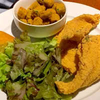 Snapdishの料理写真:Fried Catfish and Fried Okra|Johnnyさん