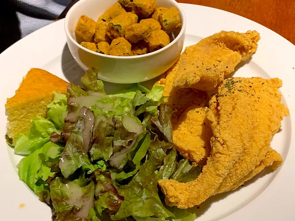 Fried Catfish and Fried Okra|Johnnyさん