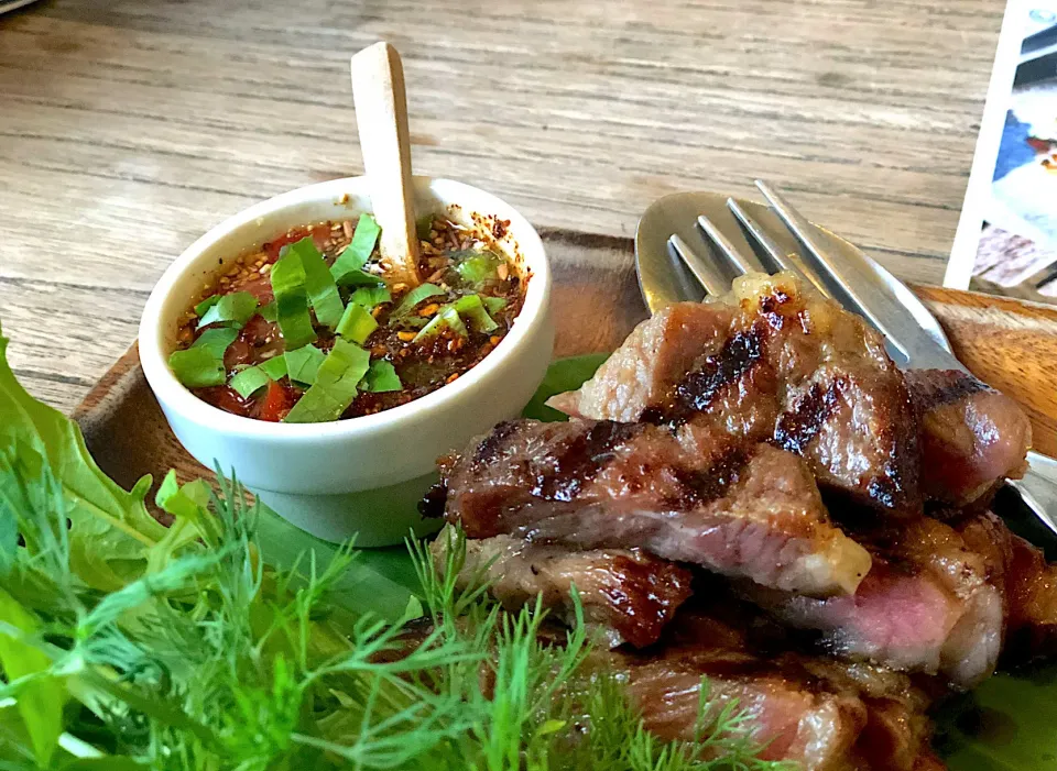 Grilled Beef with Thai Spicy Sauce.|Chalinee Kalyanamitraさん