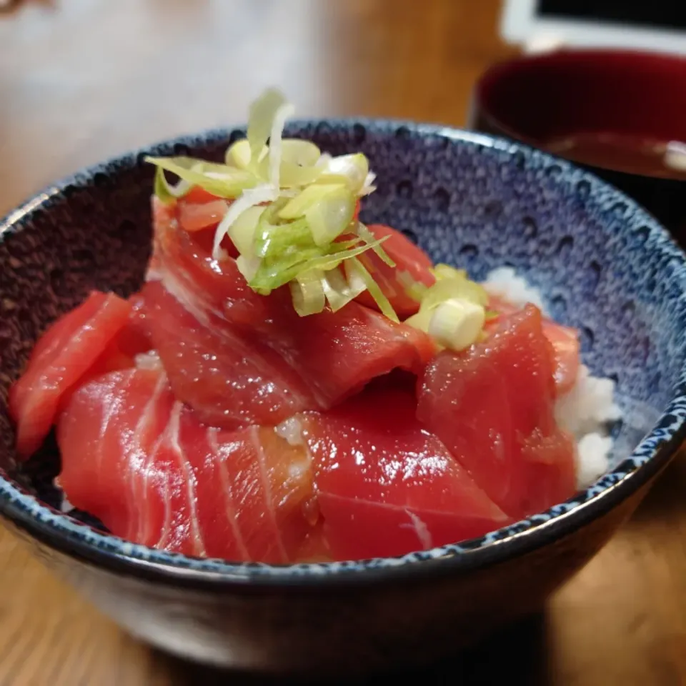 マグロ切り落としの漬け丼(*^^*)|しーPaPaさん