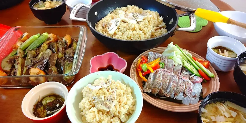 真鯛めし　
真鯛の昆布〆
お味噌汁
もずく酢
水なす煮浸し|裕子さん