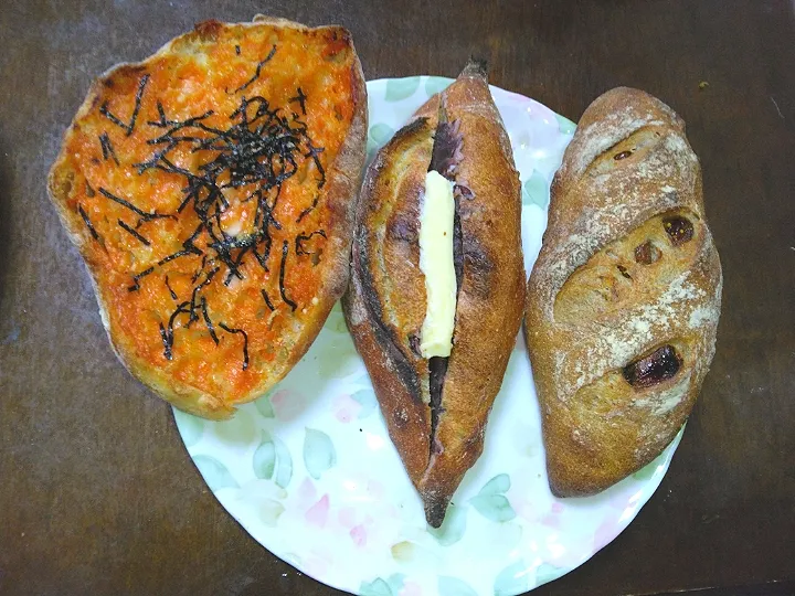 下田流の明太フランスとあんバターフランスとイチジクとクルミ|よっちびやばんぶーさん