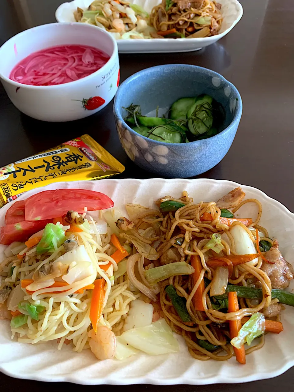 Snapdishの料理写真:休日の焼きそばランチ🎶|がおりんさん