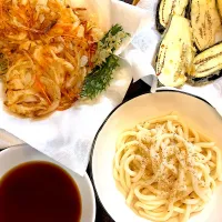 Snapdishの料理写真:白エビかき揚げ🙋‍♀️ナスの天ぷら🙋‍♀️