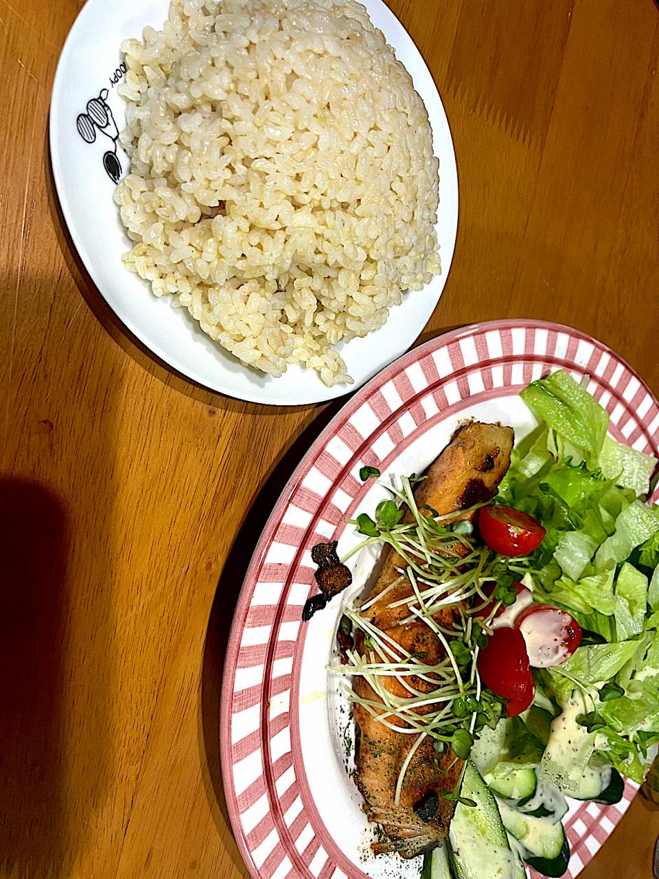 魚 いっただっきまーす夕飯 ロウカット玄米ライス 魚ムニエル レタストマトキュウリサラダ Ms903 Snapdish スナップディッシュ Id L5oqqa