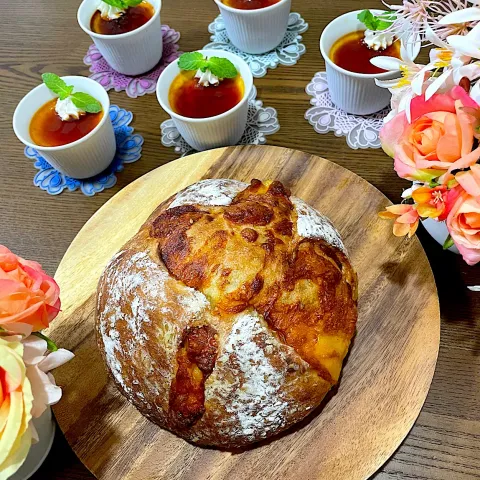 「プラス糀 糀甘酒LL」を使ってみたSnapdishの料理・レシピ写真:noeさんの料理 黒胡麻とプロセスチーズのカンパ🥖&甘酒プリン🍮noeさんお誕生日おめでとうございます🎂🎉