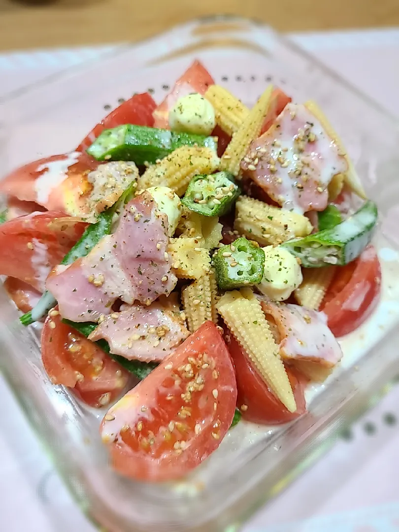 デパ地下風夏野菜たっぷりオシャレサラダ😋|みぽりん♪さん