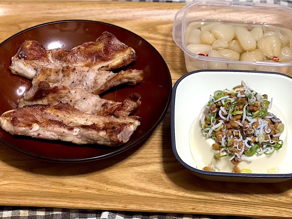 ☆豚バラなんこつ焼き ☆しらす納豆冷奴 ☆らっきょう|まぁたんさん