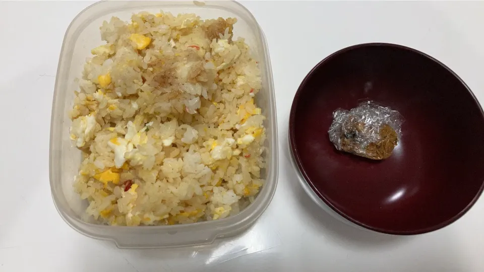 今日もいつものパパ弁☆みそ玉☆炒飯|Saharaさん