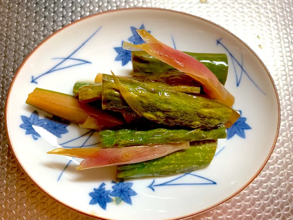 Snapdishの料理写真:茗荷と胡瓜🥒の昆布茶ピクルス|rococoさん