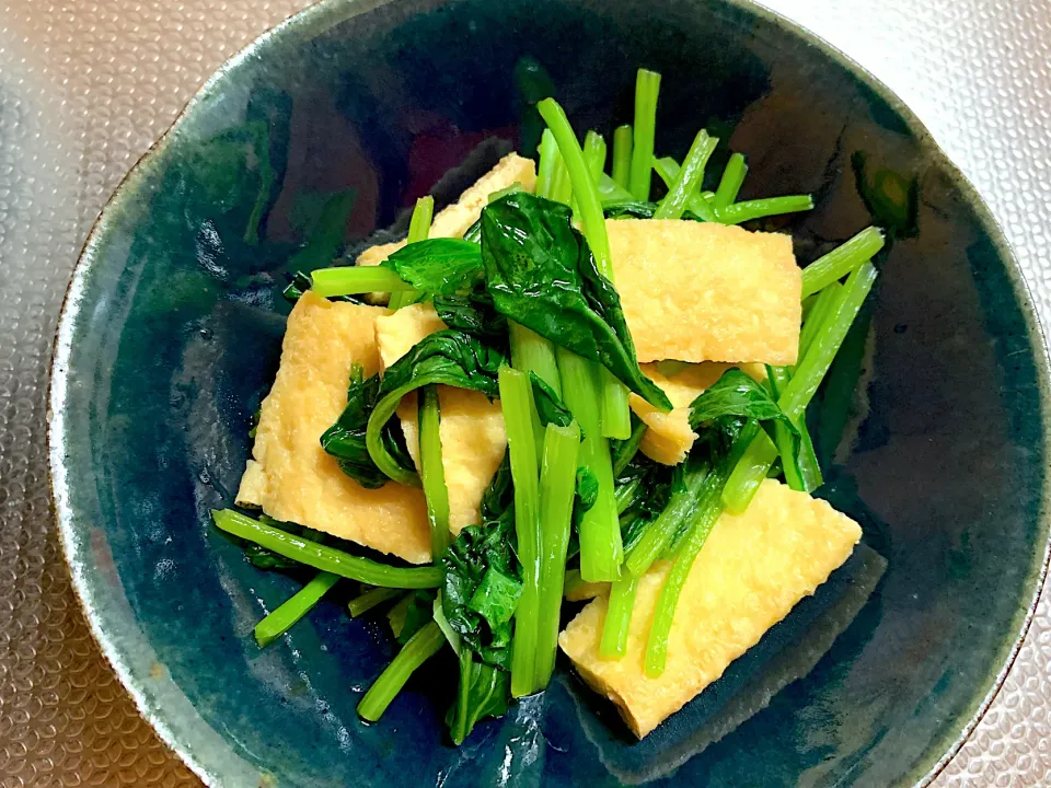 小松菜と京揚げの炒め煮🥬茗荷と胡瓜の昆布茶ピクルス🥒豚肉の生姜焼🥩なめことじゃがいもの味噌汁🥔桃🍑今日の夕食20220822|rococoさん