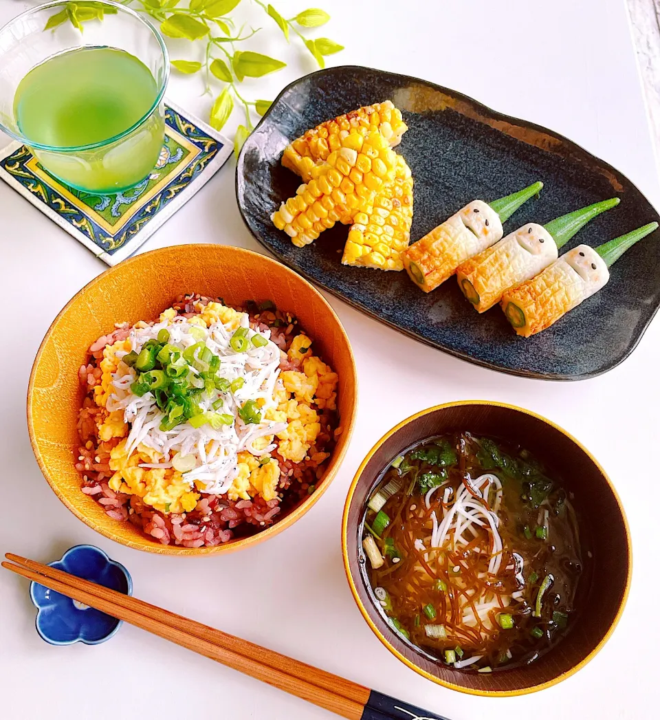 《seiko_funfoodさんの料理 トウモロコシ塩あじ》＆《yucca さんのおくらちくわお化け》|ちゃべさん