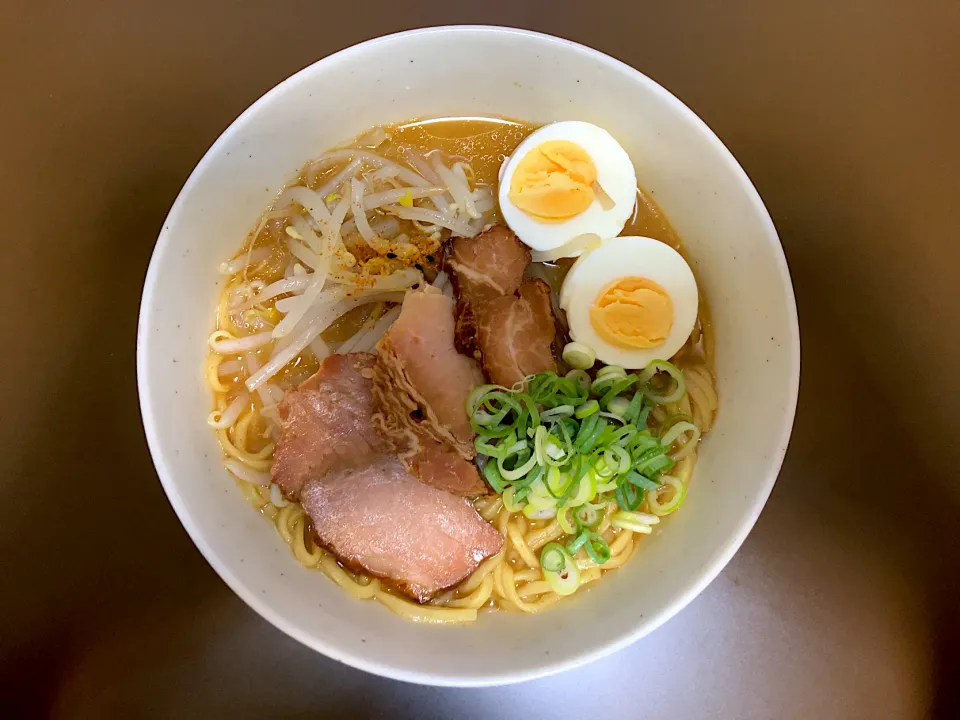 自家製 味噌ラーメン(玉子•焼豚入)|ばーさんさん