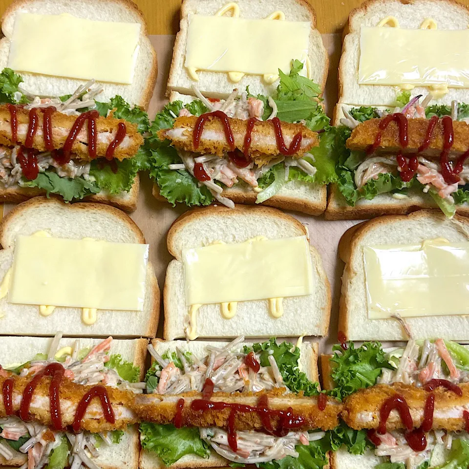 サンドイッチ🥪作成中‼️トンカツ足りず💦💦|サチ😊さん