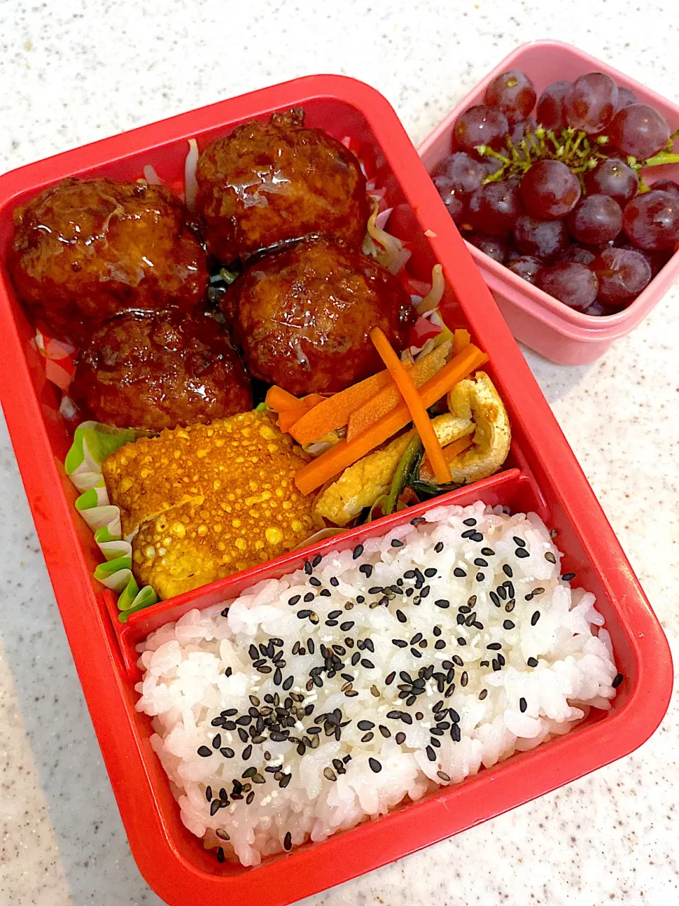 Snapdishの料理写真:肉団子　弁当|asumamaさん