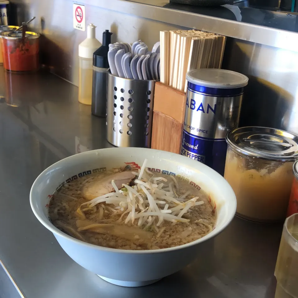 Snapdishの料理写真:＃ホープ軒　で　＃朝ラー　いつもの　＃夜勤明け　の＃ラーメン|Hajime Sakaiさん