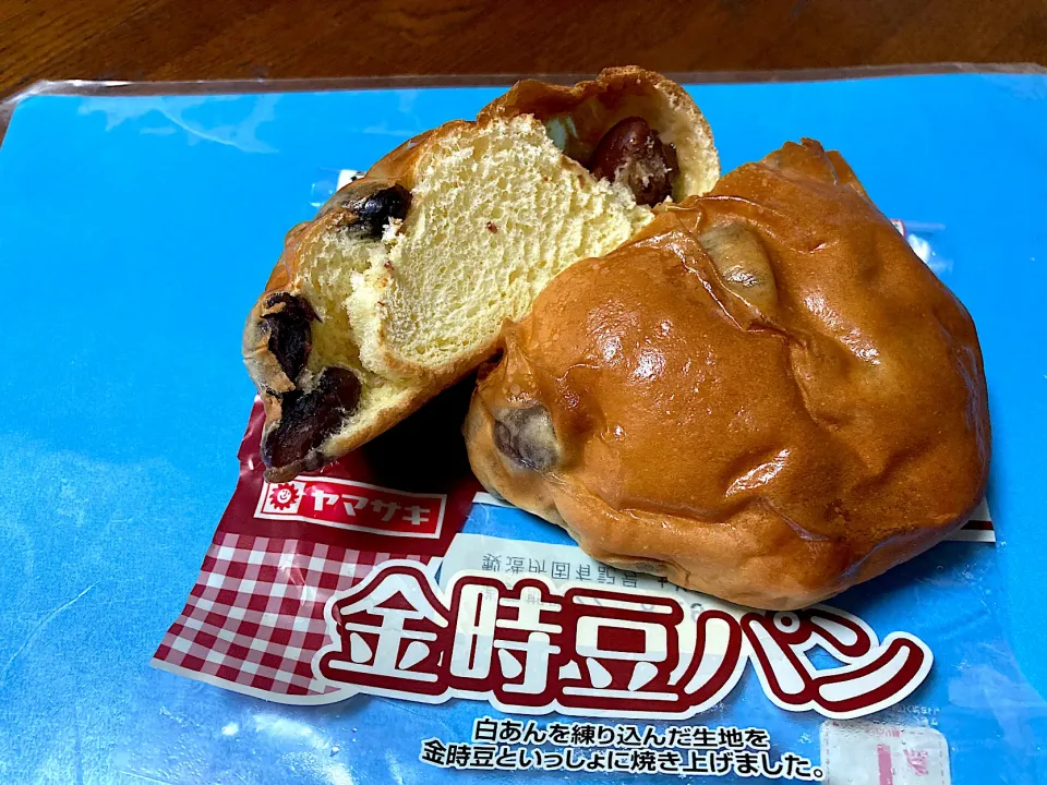 Snapdishの料理写真:金時豆パン|はっちぃさん