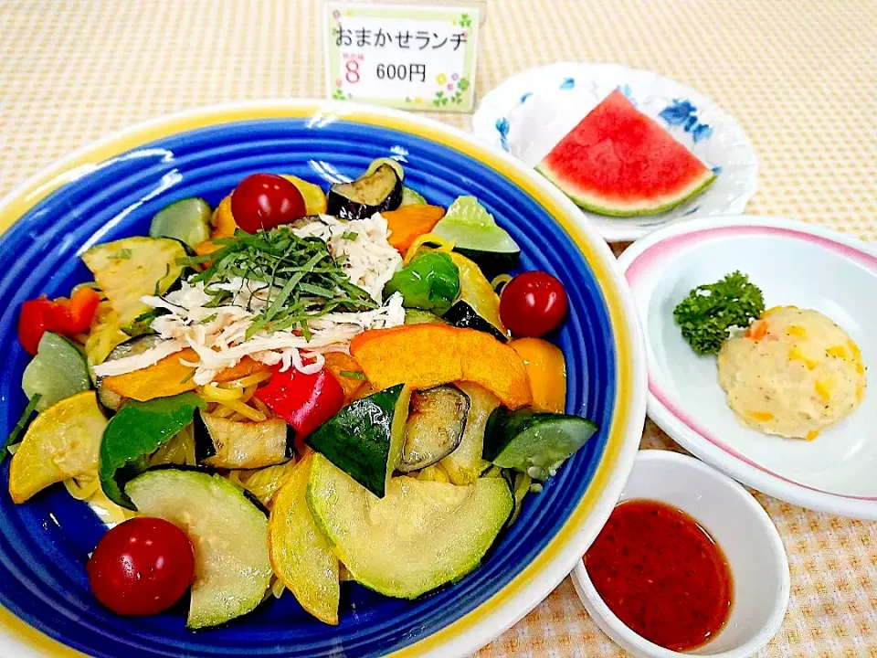 Snapdishの料理写真:貫田シェフの夏野菜フェア最終日　夏野菜のラーメンサラダセット|nyama1さん