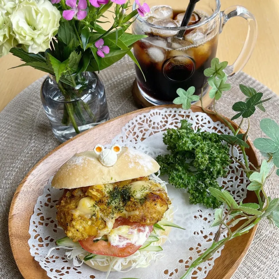 8/24❤︎チーズカレーチキンカツレツサンド🌱✨お弁当の残り物で☺|Makinsさん