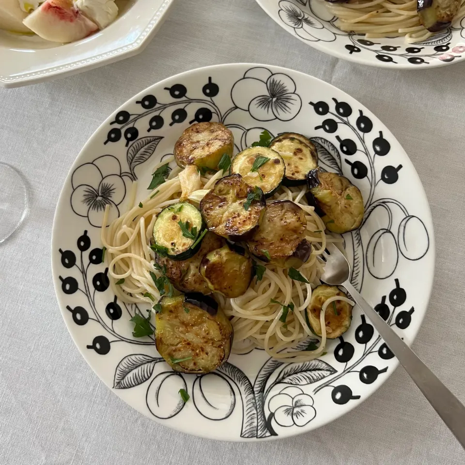 茄子とズッキーニのペペロンチーノ🍝|kayoさん