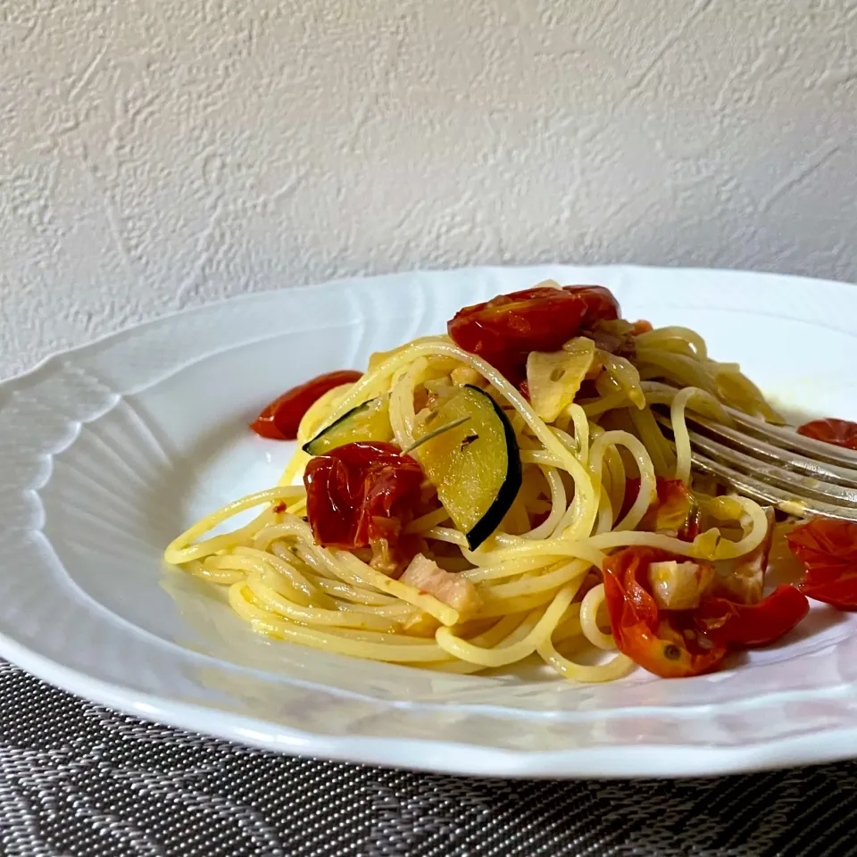 Snapdishの料理写真:セミドライトマト🍅のパスタ|かずぴょんさん