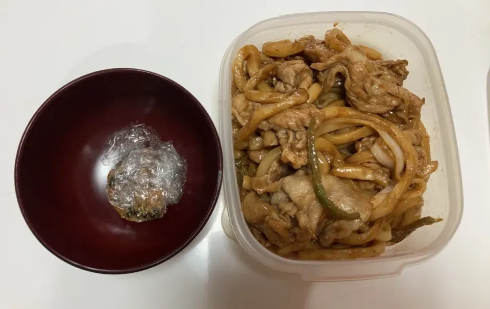 Snapdishの料理写真:パパ弁☆焼きうどん☆みそ玉|Saharaさん