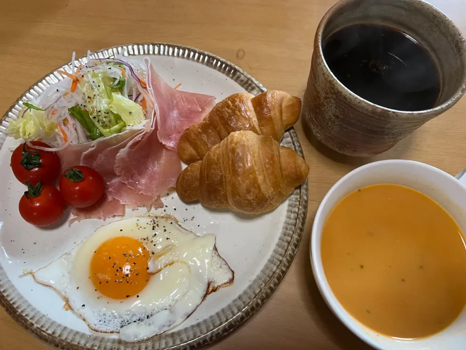 Snapdishの料理写真:Morning set|ハルのただ飯さん