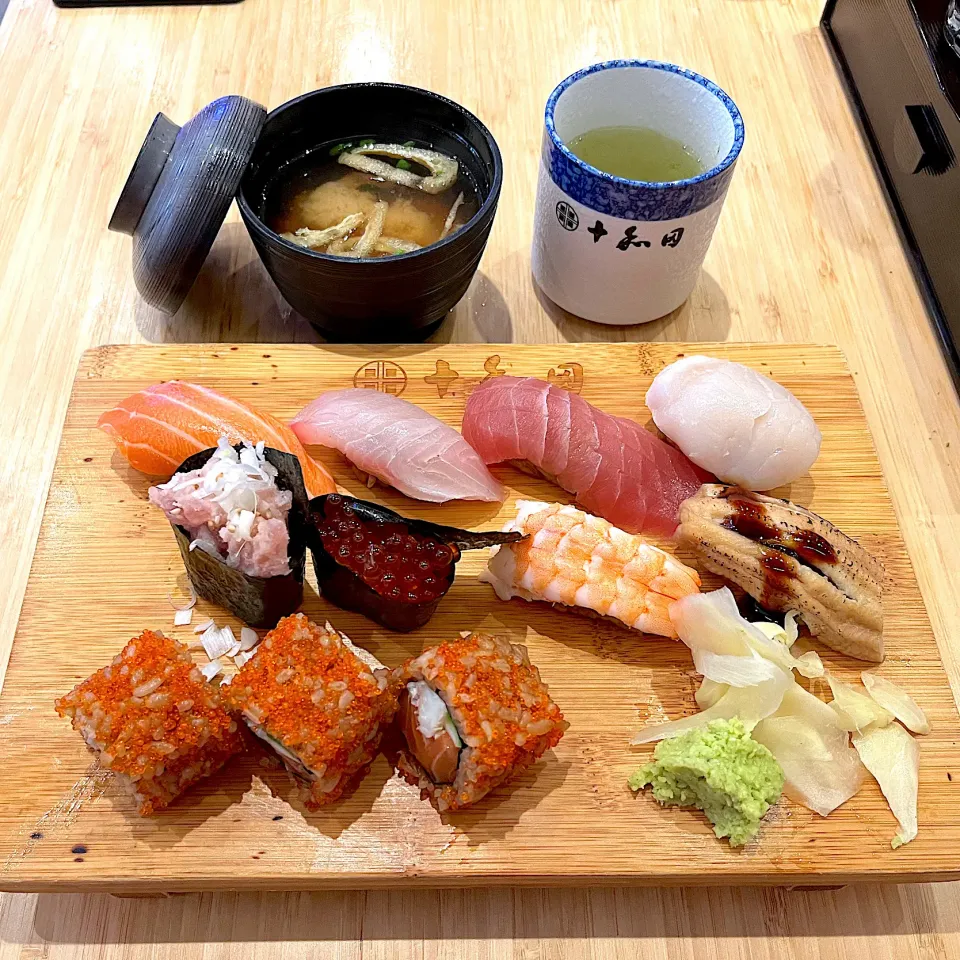 Sushi set with soup|skyblueさん