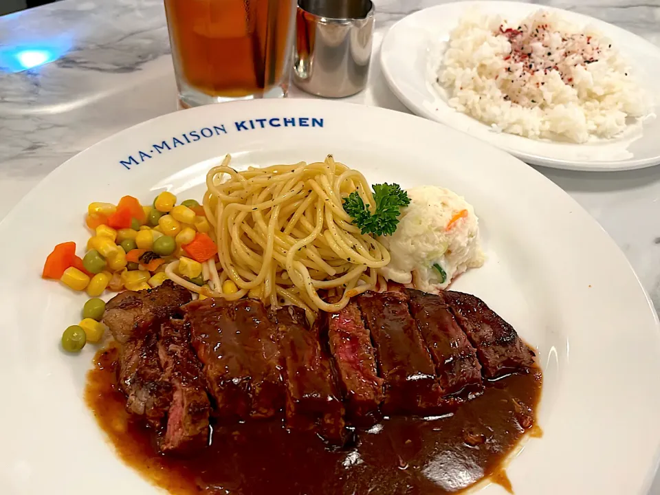 Snapdishの料理写真:Striploin Steak with Rosemary Sauce|270w178bさん