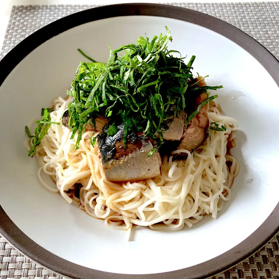 サバ缶のっけて油そば風そうめん|たちきちさん