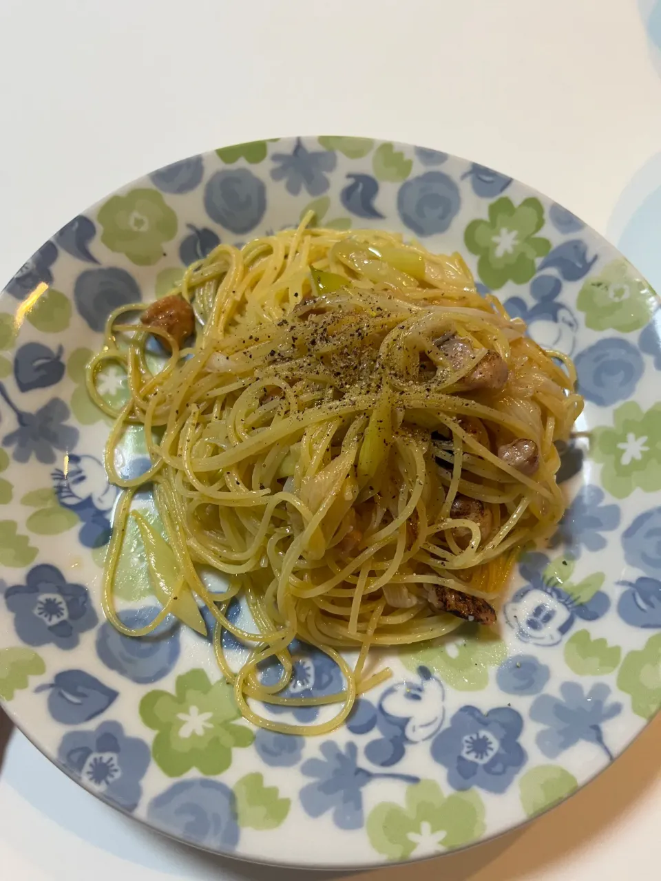 Snapdishの料理写真:炭火焼きとりとネギのスパゲッティ|づみみんさん